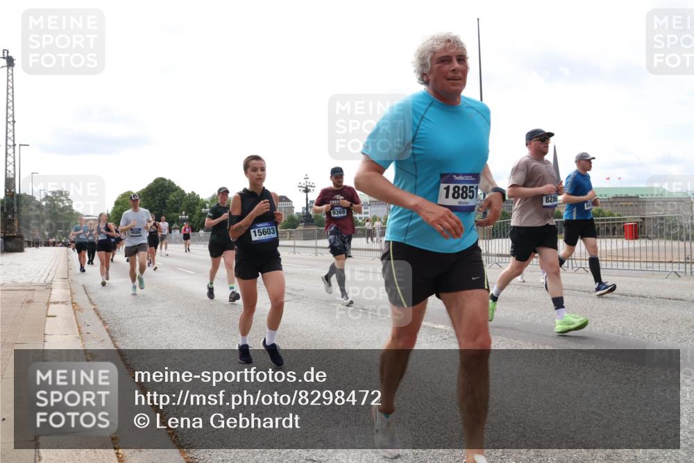 29.06.2025 - hella hamburg halbmarathon Lena Gebhardt http://msf.ph/oto/8298472 29.06.2025 10:21:41 Lombardsbrücke 6086, 15603, 9369, 18851, 8286, 541, 1072, 1158, 1191, 1250, 1294, 1401, 1668, 1958, 2172, 2271, 2315, 2353, 2529, 2635, 2815, 3122, 3606, 3770, 3817, 3825, 3826, 3995, 4046, 4289, 4375, 4376, 4697, 4786, 5122, 5373, 5395, 5412, 5493, 5641, 5759, 5957, 6086, 6103, 6475, 6676, 6805, 6844, 7075, 7162, 7375, 7522, 7553, 7612, 7672, 7781, 8095, 8286, 8715, 8844, 8896, 8959, 9002, 9062, 9100, 9369, 9483, 9499, 9501, 9532, 9624, 10374, 10874 meine-sportfotos.de