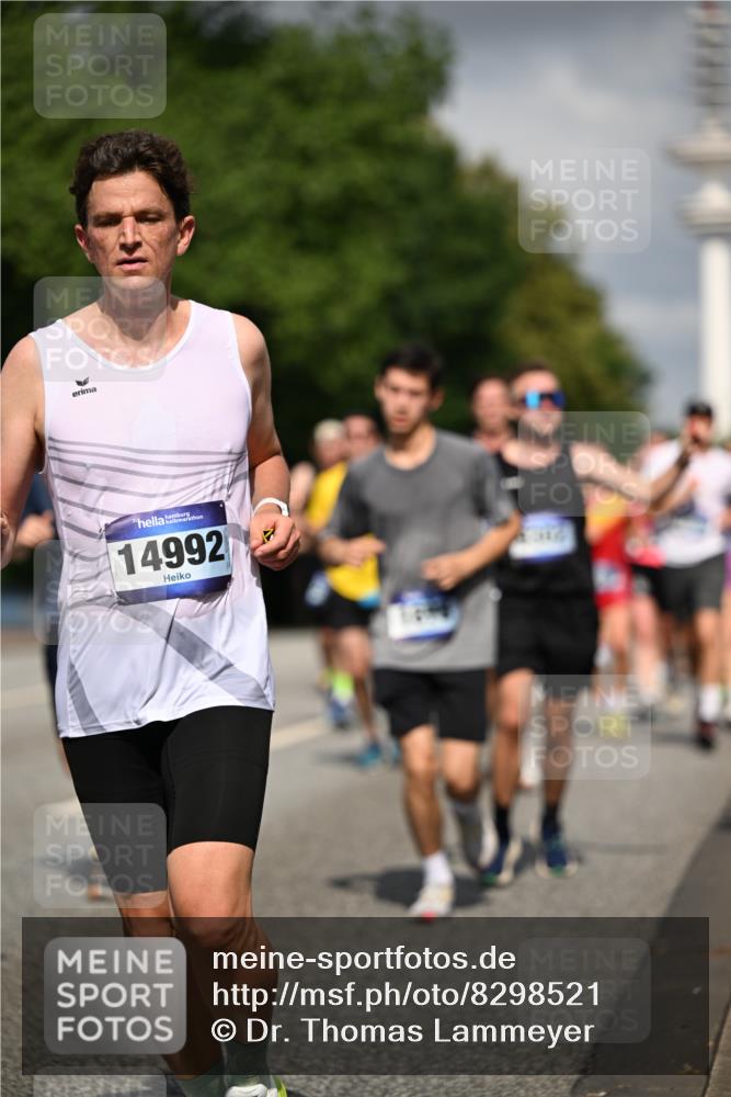29.06.2025 - hella hamburg halbmarathon Dr. Thomas Lammeyer http://msf.ph/oto/8298521 29.06.2025 09:53:50 Kennedybrücke 1615, 1675, 1688, 1803, 1882, 2415, 2568, 2675, 2826, 3332, 3530, 4398, 4528, 4823, 5409, 5436, 5745, 5791, 5803, 6458, 6529, 6649, 7774, 8450, 8629, 9017, 9116, 9294, 9302, 9365, 9711, 9979, 10218, 10894, 10922, 11379 meine-sportfotos.de