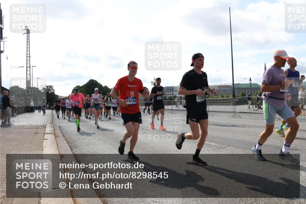 29.06.2025 - hella hamburg halbmarathon Lena Gebhardt http://msf.ph/oto/8298545 29.06.2025 09:59:23 Lombardsbrücke 18730, 992, 18134, 6416, 7395, 7037, 1319, 1334, 1366, 1485, 1506, 1595, 1642, 1715, 1719, 1972, 2282, 2391, 2432, 2630, 2741, 2911, 3037, 3112, 3279, 3668, 3715, 4426, 4467, 4837, 4839, 5299, 5391, 5420, 5457, 5458, 5465, 5492, 5866, 6390, 6399, 6414, 6415, 6416, 6629, 7033, 7037, 7129, 7130, 7232, 7395, 7833, 7864, 8509, 8520, 8542, 8652, 8772, 8798, 8846, 8929, 9142, 9488, 9655, 9884, 9903, 9907, 9922, 9984, 10020, 10266, 10488, 11039 meine-sportfotos.de