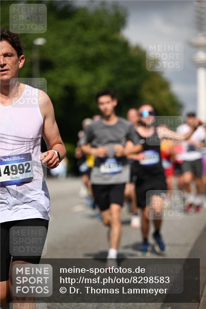 29.06.2025 - hella hamburg halbmarathon Dr. Thomas Lammeyer http://msf.ph/oto/8298583 29.06.2025 09:53:50 Kennedybrücke 1615, 1675, 1688, 1803, 1882, 2415, 2568, 2675, 2826, 3332, 3530, 4398, 4528, 4823, 5409, 5436, 5745, 5791, 5803, 6458, 6529, 6649, 7774, 8450, 8629, 9017, 9116, 9294, 9302, 9365, 9711, 9979, 10218, 10894, 10922, 11379 meine-sportfotos.de