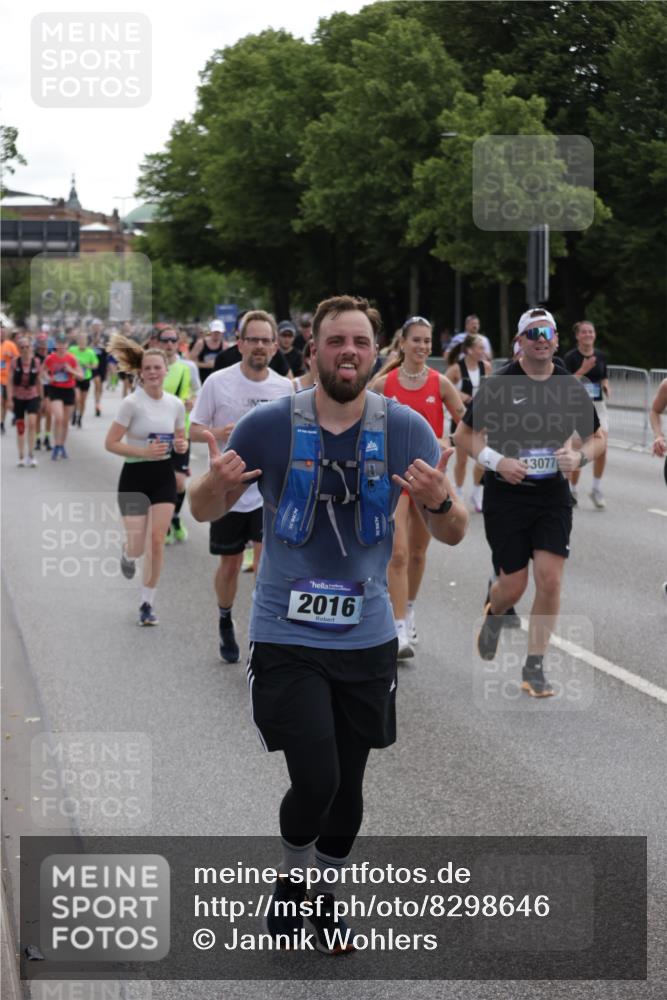 29.06.2025 - hella hamburg halbmarathon Jannik Wohlers http://msf.ph/oto/8298646 29.06.2025 10:36:58 Lombardsbrücke 1022, 1276, 1337, 1597, 1819, 2016, 2031, 2272, 2480, 2486, 2640, 4097, 4347, 4733, 5146, 5171, 5186, 5560, 5790, 5940, 6821, 6955, 7085, 7235, 7544, 7707, 7777, 7823, 8811, 8843, 9524, 10476, 10762, 10798, 11980, 12103, 12762, 12935, 13077, 13783, 14130, 14282, 14343, 14657, 14915, 15084, 16192, 16303, 16831, 16837, 17305, 17307, 17355, 17388, 17687, 17688, 17794, 17965, 18578, 18710, 18903 meine-sportfotos.de
