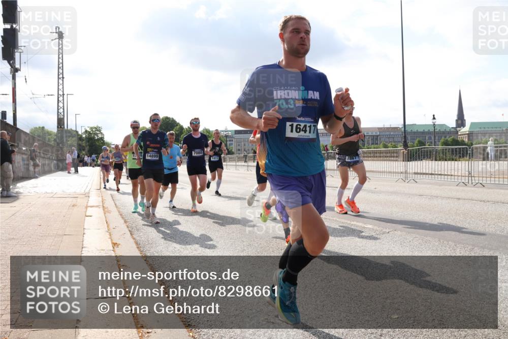 29.06.2025 - hella hamburg halbmarathon Lena Gebhardt http://msf.ph/oto/8298661 29.06.2025 09:46:54 Lombardsbrücke 14899, 7080, 1411, 70, 3, 16417, 1053, 1344, 1396, 1411, 1577, 1889, 2243, 2563, 3005, 3790, 3935, 4477, 4944, 5048, 5152, 5193, 5660, 6305, 6683, 7080, 7466, 7622, 7628, 7867, 8312, 8323, 8784, 9376, 9519, 10298, 10477, 10927, 10929, 11055, 11230, 11304, 11370, 11661, 11898, 12204, 12447, 12899, 12987, 13148, 13199, 13493, 13494, 13729, 13771, 13961, 13991, 14069, 14310, 14385, 15902, 16065, 16140, 16243, 16811, 16957 meine-sportfotos.de