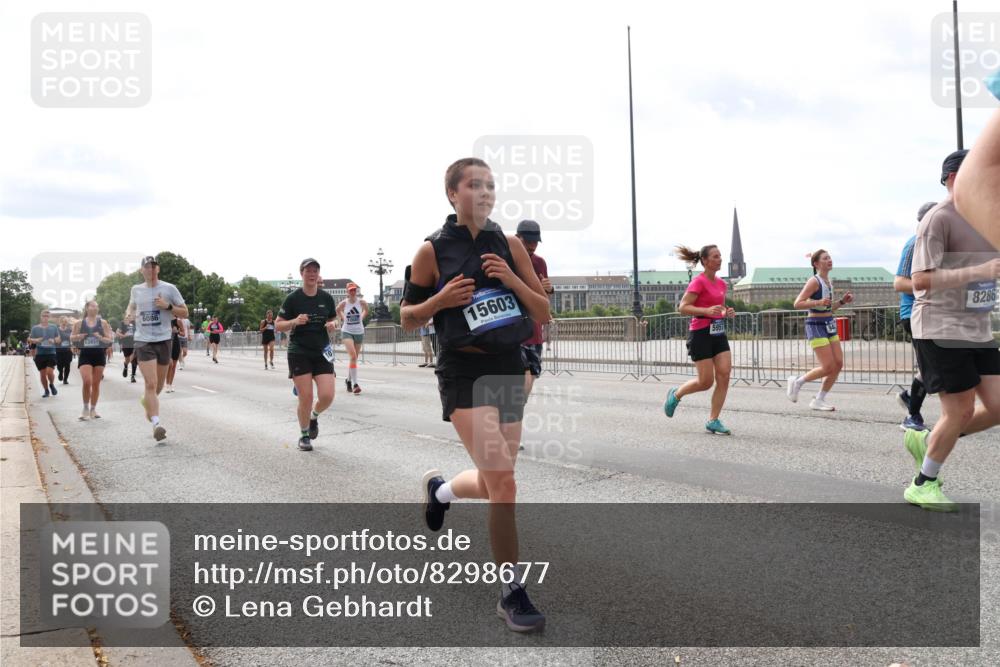 29.06.2025 - hella hamburg halbmarathon Lena Gebhardt http://msf.ph/oto/8298677 29.06.2025 10:21:41 Lombardsbrücke 6086, 15603, 8286, 1072, 1158, 1191, 1250, 1294, 1401, 1668, 1958, 2172, 2271, 2315, 2353, 2529, 2635, 2815, 3122, 3606, 3770, 3817, 3825, 3826, 3995, 4046, 4289, 4375, 4376, 4697, 4786, 5122, 5373, 5395, 5412, 5493, 5641, 5759, 5957, 6086, 6103, 6475, 6676, 6805, 6844, 7075, 7162, 7375, 7522, 7553, 7612, 7672, 7781, 8095, 8286, 8715, 8844, 8896, 8959, 9002, 9062, 9100, 9369, 9483, 9499, 9501, 9532, 9624, 10374, 10874 meine-sportfotos.de