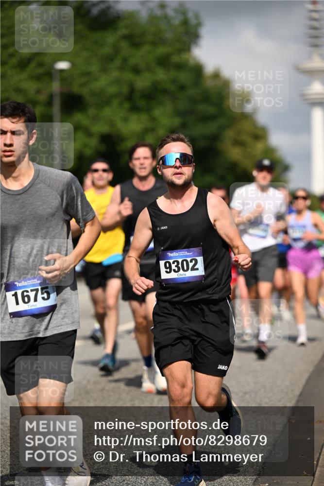 29.06.2025 - hella hamburg halbmarathon Dr. Thomas Lammeyer http://msf.ph/oto/8298679 29.06.2025 09:53:52 Kennedybrücke 1358, 1675, 1688, 1803, 1882, 2415, 2568, 2675, 2826, 3332, 4398, 4528, 4823, 5409, 5436, 5745, 5791, 5803, 6458, 6529, 6649, 7774, 8450, 9017, 9116, 9302, 9365, 9711, 9979, 10218, 10894, 10922, 11379 meine-sportfotos.de