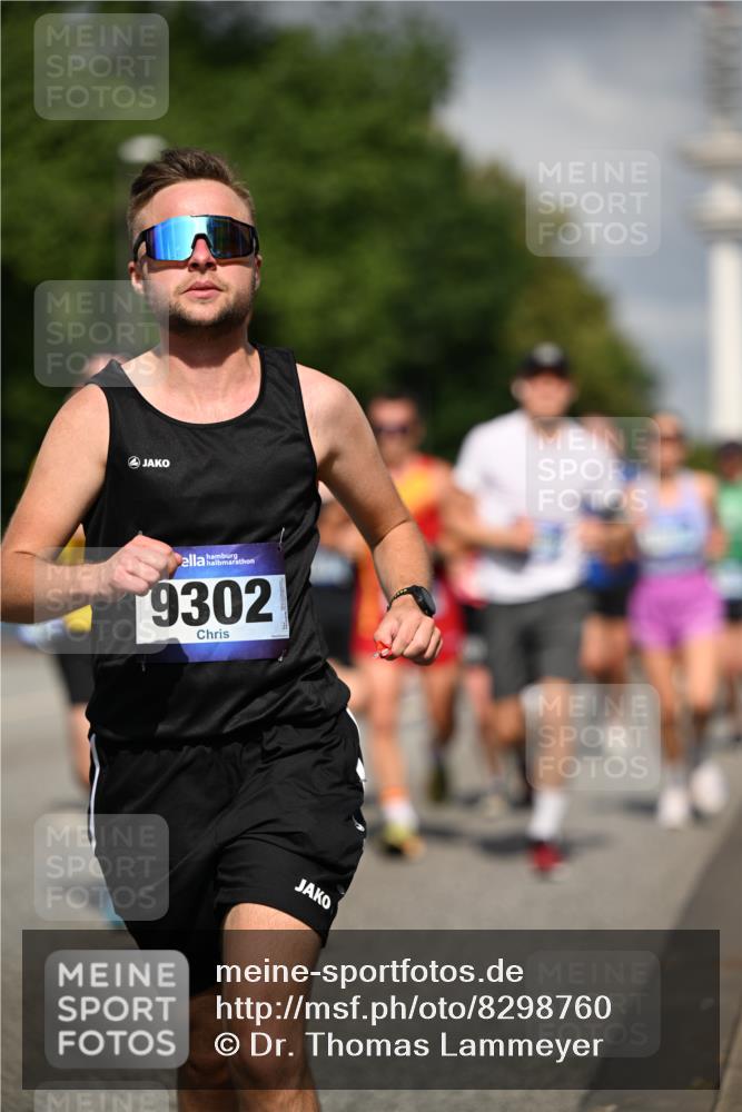 29.06.2025 - hella hamburg halbmarathon Dr. Thomas Lammeyer http://msf.ph/oto/8298760 29.06.2025 09:53:52 Kennedybrücke 1358, 1675, 1688, 1803, 1882, 2415, 2568, 2675, 2826, 3332, 4398, 4528, 4823, 5409, 5436, 5745, 5791, 5803, 6458, 6529, 6649, 7774, 8450, 9017, 9116, 9302, 9365, 9711, 9979, 10218, 10894, 10922, 11379 meine-sportfotos.de