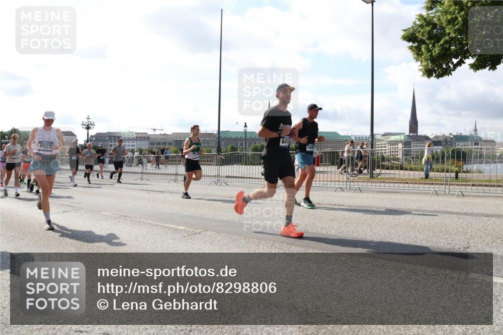 29.06.2025 - hella hamburg halbmarathon Lena Gebhardt http://msf.ph/oto/8298806 29.06.2025 09:59:24 Lombardsbrücke 9922, 1789, 1277, 6416, 1319, 1334, 1366, 1506, 1595, 1642, 1715, 1719, 1955, 1972, 2282, 2391, 2432, 2630, 2741, 2911, 3037, 3112, 3279, 3668, 3715, 4426, 4467, 4837, 4839, 5299, 5391, 5420, 5457, 5458, 5465, 5492, 5866, 6390, 6399, 6414, 6415, 6416, 6629, 7033, 7037, 7129, 7130, 7232, 7395, 7833, 7864, 8509, 8520, 8542, 8652, 8772, 8798, 8846, 8929, 9142, 9488, 9655, 9884, 9903, 9907, 9922, 9984, 10020, 10266, 10488, 11039 meine-sportfotos.de