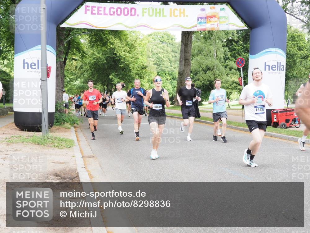 29.06.2025 - hella hamburg halbmarathon MichiJ http://msf.ph/oto/8298836 29.06.2025 10:34:30 Zwischen KM18-KM19 2138, 8668, 11021, 14062, 14262, 14449, 16127, 16136, 16466, 16475, 18211, 18476, 18702, 19105 meine-sportfotos.de