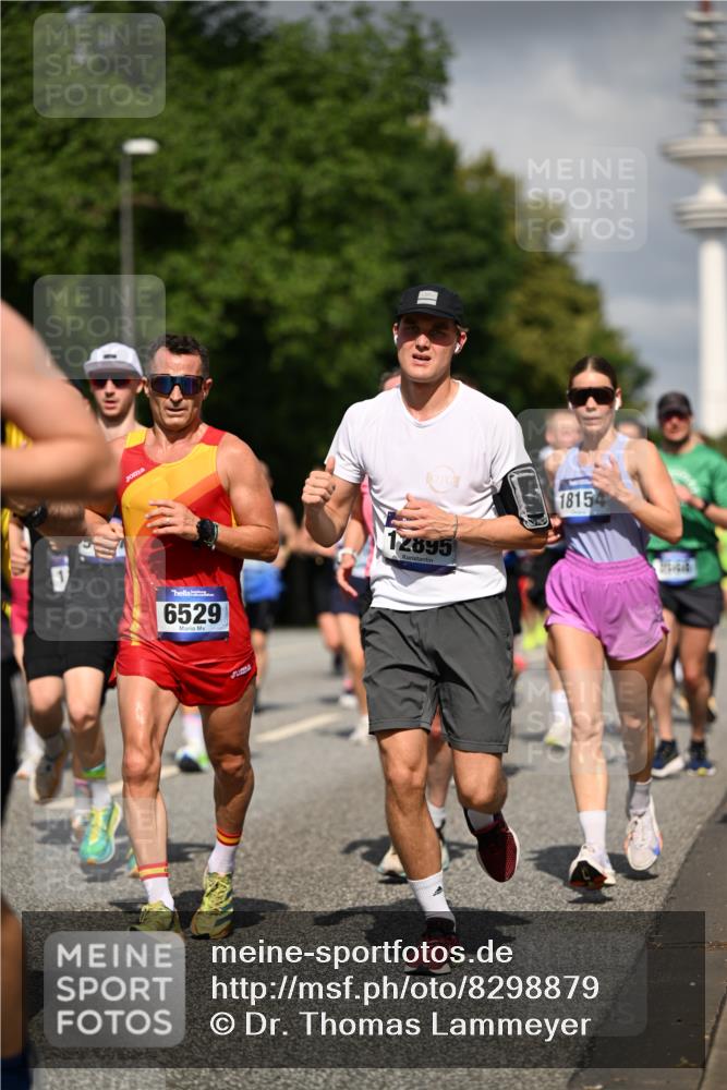 29.06.2025 - hella hamburg halbmarathon Dr. Thomas Lammeyer http://msf.ph/oto/8298879 29.06.2025 09:53:53 Kennedybrücke 1358, 1675, 1688, 1803, 1882, 2415, 2568, 2675, 2826, 3332, 4398, 4528, 4823, 5409, 5436, 5745, 5791, 5803, 6458, 6529, 6649, 7774, 8450, 9017, 9116, 9302, 9365, 9711, 10218, 10922, 11379 meine-sportfotos.de