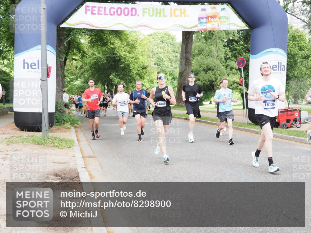 29.06.2025 - hella hamburg halbmarathon MichiJ http://msf.ph/oto/8298900 29.06.2025 10:34:30 Zwischen KM18-KM19 2138, 8668, 11021, 14062, 14262, 14449, 16127, 16136, 16466, 16475, 18211, 18476, 18702, 19105 meine-sportfotos.de