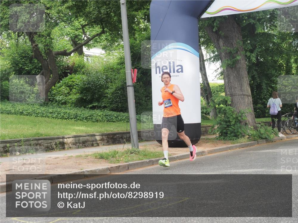 29.06.2025 - hella hamburg halbmarathon KatJ http://msf.ph/oto/8298919 29.06.2025 10:13:51 Zwischen KM18-KM19  meine-sportfotos.de