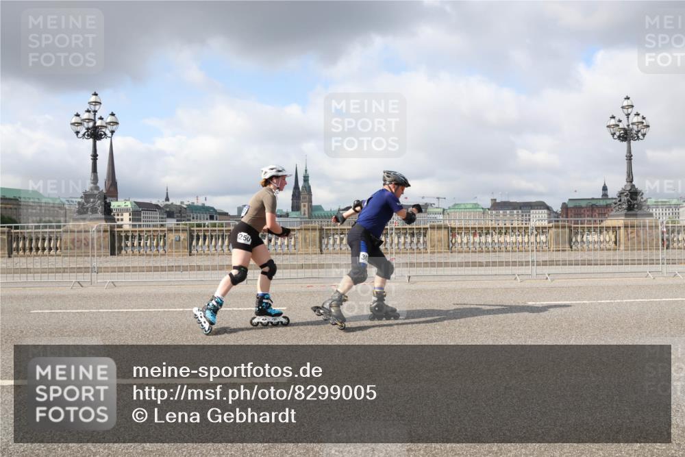 29.06.2025 - hella hamburg halbmarathon Lena Gebhardt http://msf.ph/oto/8299005 29.06.2025 09:06:19 Lombardsbrücke  meine-sportfotos.de