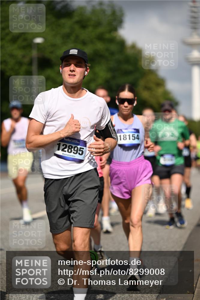29.06.2025 - hella hamburg halbmarathon Dr. Thomas Lammeyer http://msf.ph/oto/8299008 29.06.2025 09:53:54 Kennedybrücke 1358, 1675, 1688, 1803, 1882, 2415, 2568, 2675, 2826, 3332, 4398, 4528, 4823, 5409, 5436, 5745, 5791, 5803, 6458, 6529, 6649, 7774, 8450, 8958, 9017, 9116, 9302, 9365, 9711, 10218, 10922, 11305, 11379 meine-sportfotos.de