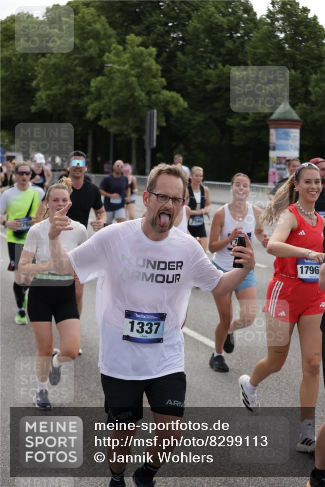 29.06.2025 - hella hamburg halbmarathon Jannik Wohlers http://msf.ph/oto/8299113 29.06.2025 10:37:00 Lombardsbrücke 1022, 1276, 1337, 1597, 1819, 2016, 2272, 2486, 2640, 3633, 4097, 4347, 4733, 5146, 5171, 5186, 5560, 5790, 5940, 6821, 6955, 7085, 7235, 7544, 7707, 7777, 7823, 8811, 8843, 9524, 10476, 10762, 10798, 10919, 11183, 11888, 11980, 12762, 12935, 13077, 13783, 14130, 14282, 14343, 14657, 14915, 15084, 16303, 16582, 16706, 16831, 16837, 17305, 17307, 17355, 17687, 17688, 17794, 17965, 18578, 18710, 18903 meine-sportfotos.de