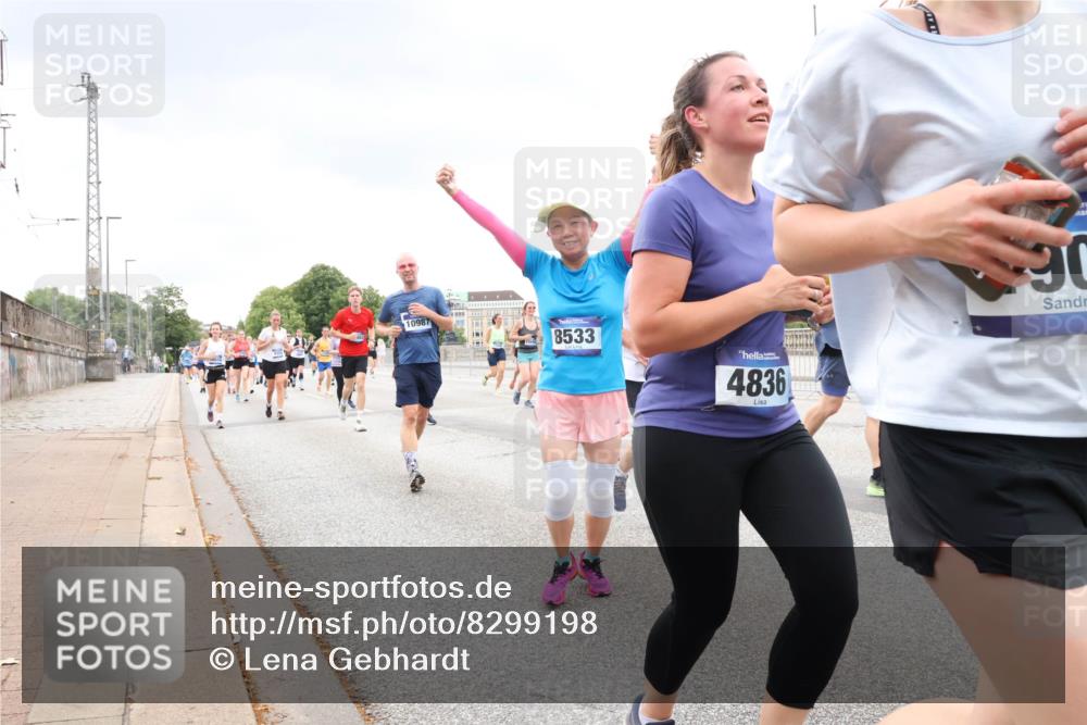 29.06.2025 - hella hamburg halbmarathon Lena Gebhardt http://msf.ph/oto/8299198 29.06.2025 10:56:18 Lombardsbrücke 10987, 8533, 4836, 1047, 1113, 1738, 1909, 2095, 2143, 2307, 2793, 2915, 3257, 3268, 3438, 3520, 3675, 3676, 3953, 3987, 4083, 4265, 4354, 4473, 4773, 4836, 5237, 5306, 5438, 5580, 5693, 5757, 5994, 6055, 6056, 6113, 6494, 6594, 6690, 6968, 7025, 7028, 7090, 7307, 7516, 7616, 7711, 8005, 8108, 8110, 8305, 8517, 8533, 8606, 8766, 9383, 9435, 9606, 9838, 9948, 9953, 10449, 10555, 10569, 10640, 10740, 10784, 10987 meine-sportfotos.de