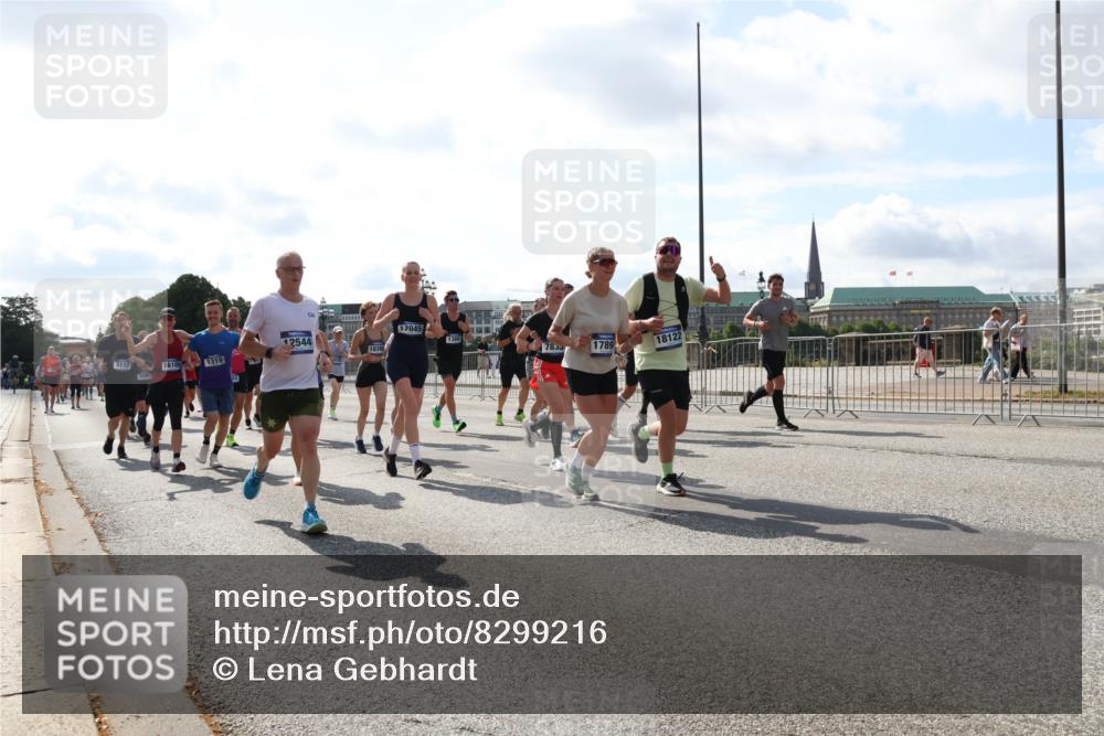 29.06.2025 - hella hamburg halbmarathon Lena Gebhardt http://msf.ph/oto/8299216 29.06.2025 09:59:27 Lombardsbrücke 3112, 16189, 1319, 1595, 12544, 17045, 1366, 18388, 1789, 18122, 1319, 1334, 1366, 1506, 1595, 1642, 1715, 1719, 1955, 1972, 2282, 2391, 2432, 2630, 2741, 2911, 3037, 3112, 3279, 3668, 3715, 4426, 4467, 4837, 4839, 5299, 5391, 5420, 5457, 5458, 5465, 5492, 5866, 6390, 6399, 6414, 6415, 6416, 7033, 7037, 7129, 7130, 7232, 7395, 7833, 7864, 8330, 8509, 8520, 8542, 8652, 8772, 8798, 8846, 8929, 9142, 9488, 9884, 9903, 9907, 9922, 9984, 10020, 10031, 10266, 11039, 11568, 11844 meine-sportfotos.de