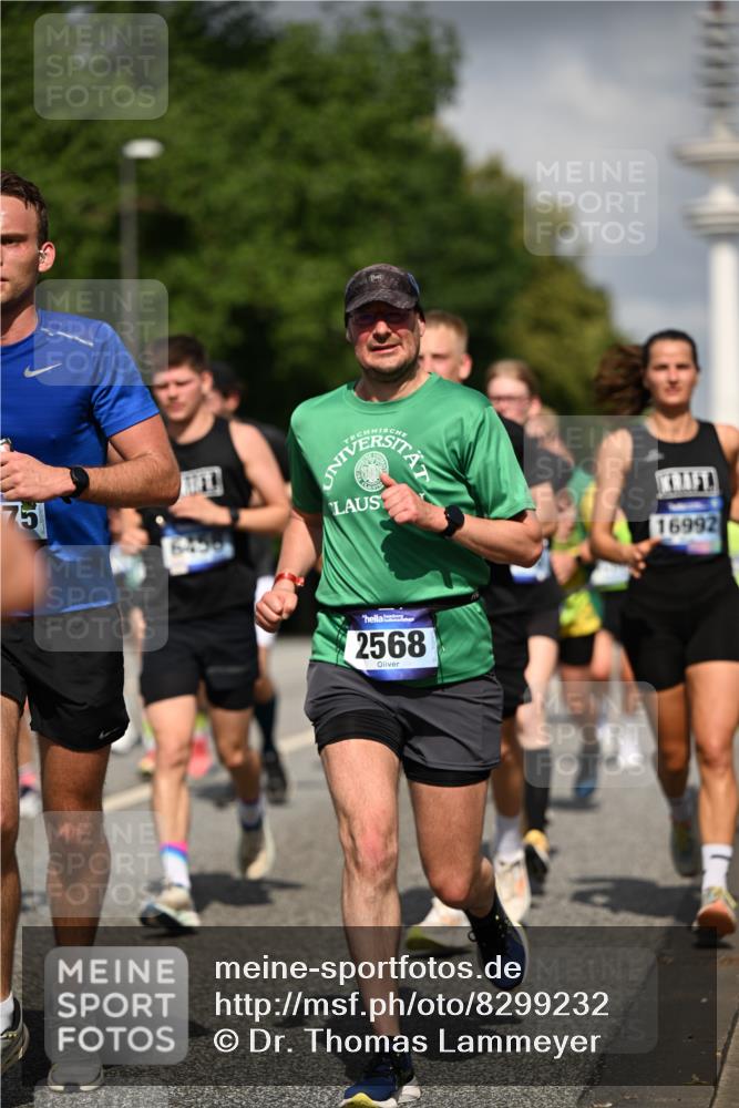 29.06.2025 - hella hamburg halbmarathon Dr. Thomas Lammeyer http://msf.ph/oto/8299232 29.06.2025 09:53:56 Kennedybrücke 1209, 1358, 1675, 1688, 1803, 1882, 2415, 2568, 2675, 2826, 3332, 4205, 4398, 4528, 4823, 5409, 5436, 5508, 5745, 5791, 5803, 6458, 6529, 6649, 7774, 8450, 8958, 9017, 9116, 9302, 9365, 9711, 10218, 10922, 11281, 11305, 11379 meine-sportfotos.de