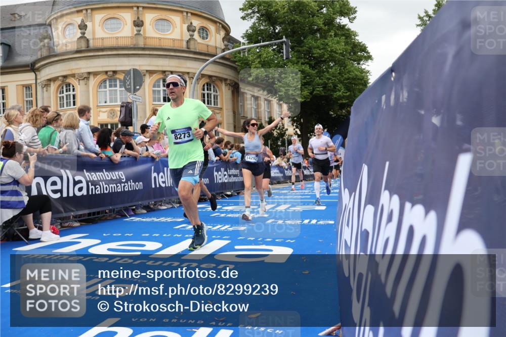29.06.2025 - hella hamburg halbmarathon Strokosch-Dieckow http://msf.ph/oto/8299239 29.06.2025 10:53:14 Ziel 1683, 2074, 2111, 2354, 4065, 7312, 7383, 8273, 8361, 9142, 11844, 12490, 12875, 15179, 15681, 15838, 16929, 16986, 18134, 18901 meine-sportfotos.de