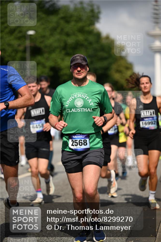 29.06.2025 - hella hamburg halbmarathon Dr. Thomas Lammeyer http://msf.ph/oto/8299270 29.06.2025 09:53:57 Kennedybrücke 1209, 1358, 1675, 1688, 1882, 2415, 2568, 2675, 2826, 3332, 4205, 4380, 4398, 4823, 5409, 5436, 5508, 5745, 5791, 5803, 6458, 6529, 6649, 7026, 7774, 8450, 8958, 9017, 9116, 9302, 9365, 9711, 10218, 10922, 11281, 11305, 11379 meine-sportfotos.de
