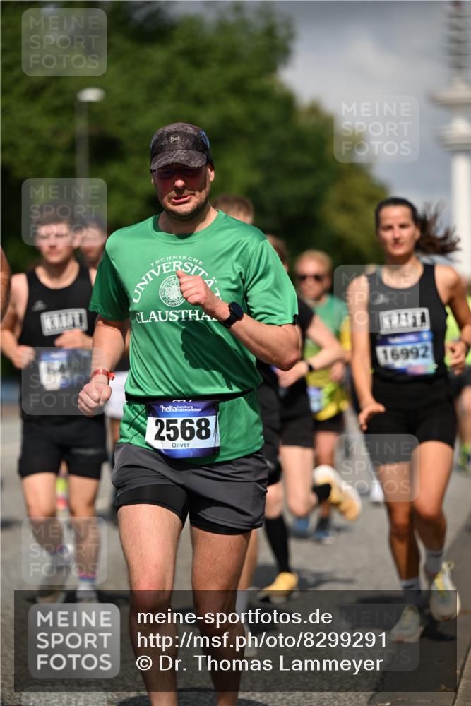 29.06.2025 - hella hamburg halbmarathon Dr. Thomas Lammeyer http://msf.ph/oto/8299291 29.06.2025 09:53:57 Kennedybrücke 1209, 1358, 1675, 1688, 1882, 2415, 2568, 2675, 2826, 3332, 4205, 4380, 4398, 4823, 5409, 5436, 5508, 5745, 5791, 5803, 6458, 6529, 6649, 7026, 7774, 8450, 8958, 9017, 9116, 9302, 9365, 9711, 10218, 10922, 11281, 11305, 11379 meine-sportfotos.de