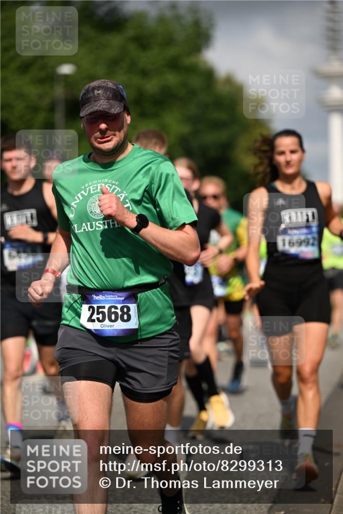 29.06.2025 - hella hamburg halbmarathon Dr. Thomas Lammeyer http://msf.ph/oto/8299313 29.06.2025 09:53:57 Kennedybrücke 1209, 1358, 1675, 1688, 1882, 2415, 2568, 2675, 2826, 3332, 4205, 4380, 4398, 4823, 5409, 5436, 5508, 5745, 5791, 5803, 6458, 6529, 6649, 7026, 7774, 8450, 8958, 9017, 9116, 9302, 9365, 9711, 10218, 10922, 11281, 11305, 11379 meine-sportfotos.de