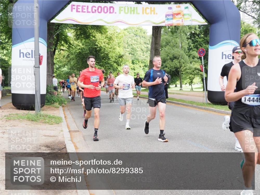 29.06.2025 - hella hamburg halbmarathon MichiJ http://msf.ph/oto/8299385 29.06.2025 10:34:31 Zwischen KM18-KM19 2138, 8668, 11021, 12724, 14062, 14262, 14449, 16127, 16136, 16466, 16475, 18476, 18702, 19105, 19127 meine-sportfotos.de
