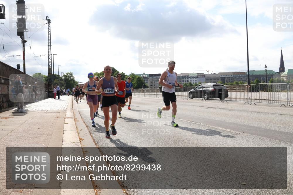 29.06.2025 - hella hamburg halbmarathon Lena Gebhardt http://msf.ph/oto/8299438 29.06.2025 09:46:57 Lombardsbrücke 170, 14841, 8906, 1053, 1344, 1396, 1411, 1577, 1889, 2243, 2563, 2836, 3005, 3790, 3935, 4477, 4944, 5048, 5152, 5193, 5660, 6032, 6305, 6683, 7080, 7466, 7622, 7628, 7831, 7867, 8312, 8323, 9376, 9519, 10298, 10477, 10771, 10927, 11055, 11230, 11304, 11370, 11661, 11898, 12204, 12447, 12899, 12987, 13148, 13199, 13493, 13494, 13729, 13771, 13961, 13991, 14069, 14310, 14385, 15902, 16243, 16811, 16957 meine-sportfotos.de