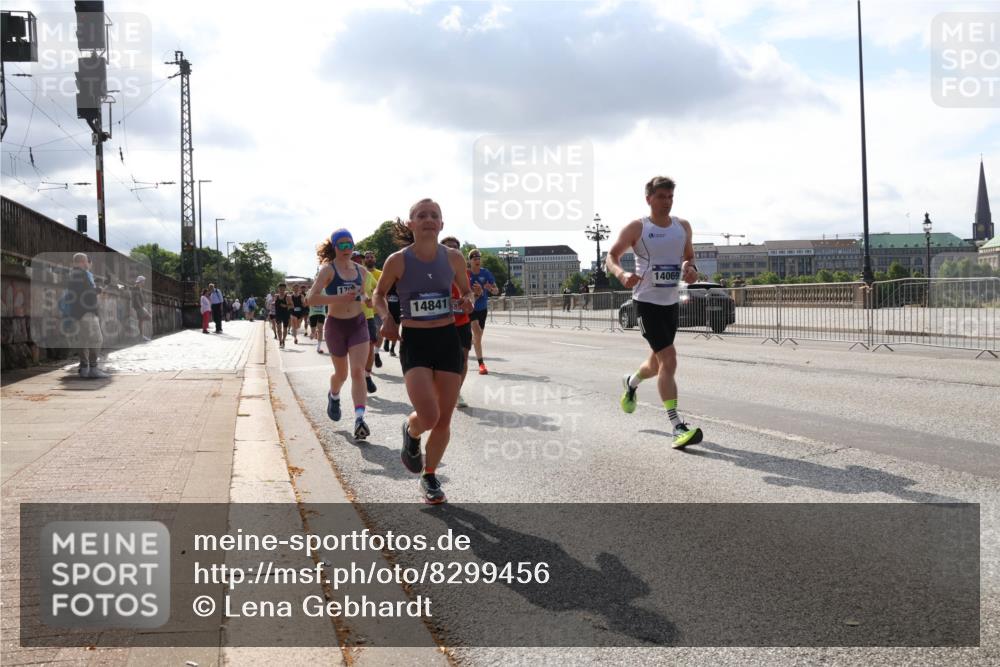 29.06.2025 - hella hamburg halbmarathon Lena Gebhardt http://msf.ph/oto/8299456 29.06.2025 09:46:57 Lombardsbrücke 17, 14841, 14069, 1053, 1344, 1396, 1411, 1577, 1889, 2243, 2563, 2836, 3005, 3790, 3935, 4477, 4944, 5048, 5152, 5193, 5660, 6032, 6305, 6683, 7080, 7466, 7622, 7628, 7831, 7867, 8312, 8323, 9376, 9519, 10298, 10477, 10771, 10927, 11055, 11230, 11304, 11370, 11661, 11898, 12204, 12447, 12899, 12987, 13148, 13199, 13493, 13494, 13729, 13771, 13961, 13991, 14069, 14310, 14385, 15902, 16243, 16811, 16957 meine-sportfotos.de