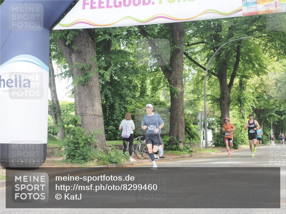 29.06.2025 - hella hamburg halbmarathon KatJ http://msf.ph/oto/8299460 29.06.2025 10:13:56 Zwischen KM18-KM19  meine-sportfotos.de