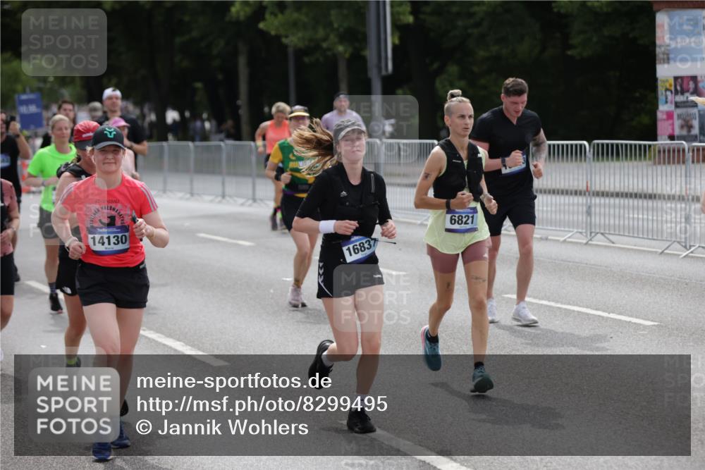 29.06.2025 - hella hamburg halbmarathon Jannik Wohlers http://msf.ph/oto/8299495 29.06.2025 10:37:04 Lombardsbrücke 1276, 1337, 1819, 2016, 2486, 2640, 3633, 4097, 5146, 5171, 5186, 5560, 5790, 5940, 6821, 6955, 7085, 7124, 7235, 7544, 7777, 7823, 8811, 8843, 9524, 10476, 10798, 10919, 11183, 11801, 11888, 11980, 12123, 12472, 12762, 12824, 12935, 13077, 14130, 14282, 14343, 14657, 15084, 16032, 16303, 16582, 16680, 16706, 16831, 16837, 17305, 17307, 17355, 17965, 18710, 18903 meine-sportfotos.de