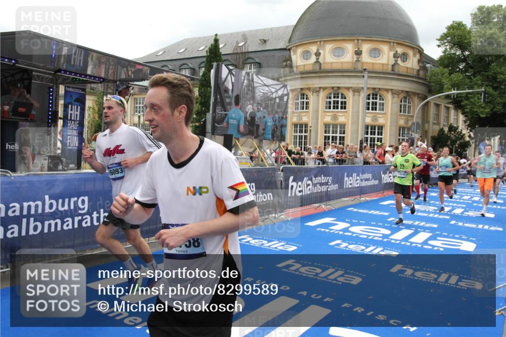 29.06.2025 - hella hamburg halbmarathon Michael Strokosch http://msf.ph/oto/8299589 29.06.2025 10:57:35 Ziel 1239, 2236, 2652, 3435, 4502, 5015, 5134, 5457, 5458, 5728, 6281, 6302, 8393, 12144, 13245, 14571, 15695, 16093, 17758 meine-sportfotos.de