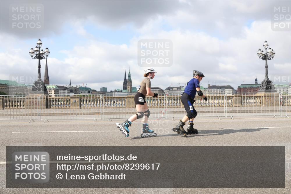 29.06.2025 - hella hamburg halbmarathon Lena Gebhardt http://msf.ph/oto/8299617 29.06.2025 09:06:20 Lombardsbrücke  meine-sportfotos.de
