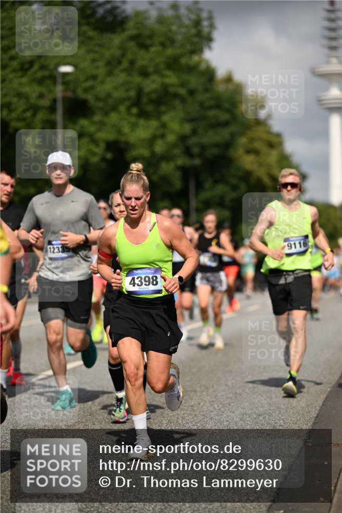 29.06.2025 - hella hamburg halbmarathon Dr. Thomas Lammeyer http://msf.ph/oto/8299630 29.06.2025 09:53:59 Kennedybrücke 1209, 1358, 1675, 1688, 1697, 1882, 2415, 2568, 2675, 2826, 3332, 3626, 4205, 4229, 4380, 4398, 4823, 5409, 5436, 5508, 5745, 5791, 6458, 6529, 6649, 6686, 6687, 7026, 7774, 8450, 8958, 9017, 9116, 9302, 9365, 10218, 10922, 11281, 11305, 11379 meine-sportfotos.de
