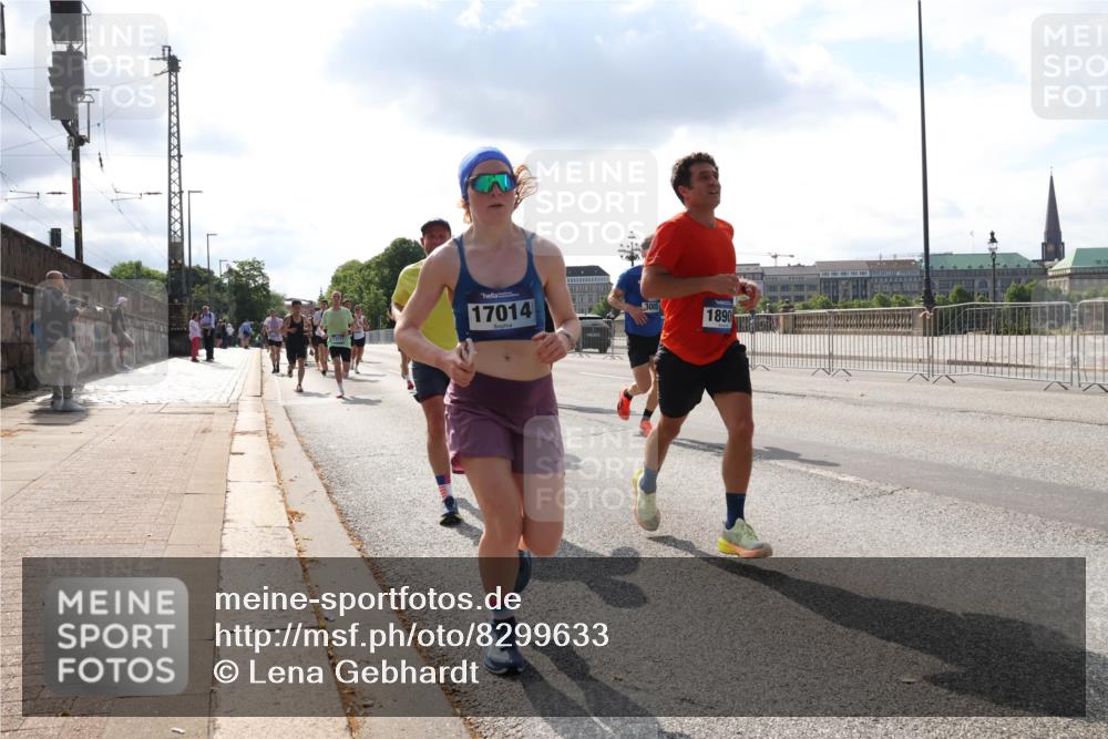 29.06.2025 - hella hamburg halbmarathon Lena Gebhardt http://msf.ph/oto/8299633 29.06.2025 09:46:59 Lombardsbrücke 13771, 17014, 3005, 1890, 1053, 1344, 1396, 1411, 1577, 1889, 1959, 2243, 2563, 2836, 3005, 3790, 3935, 4477, 4944, 5048, 5152, 5193, 5660, 6032, 6305, 6683, 7080, 7466, 7622, 7628, 7831, 7867, 8312, 8323, 9376, 9519, 10477, 10771, 10927, 11055, 11304, 11370, 11661, 11898, 12204, 12447, 12899, 13148, 13199, 13493, 13494, 13729, 13771, 13961, 13972, 13991, 14069, 14310, 14385, 15902, 16243, 16811, 16957 meine-sportfotos.de