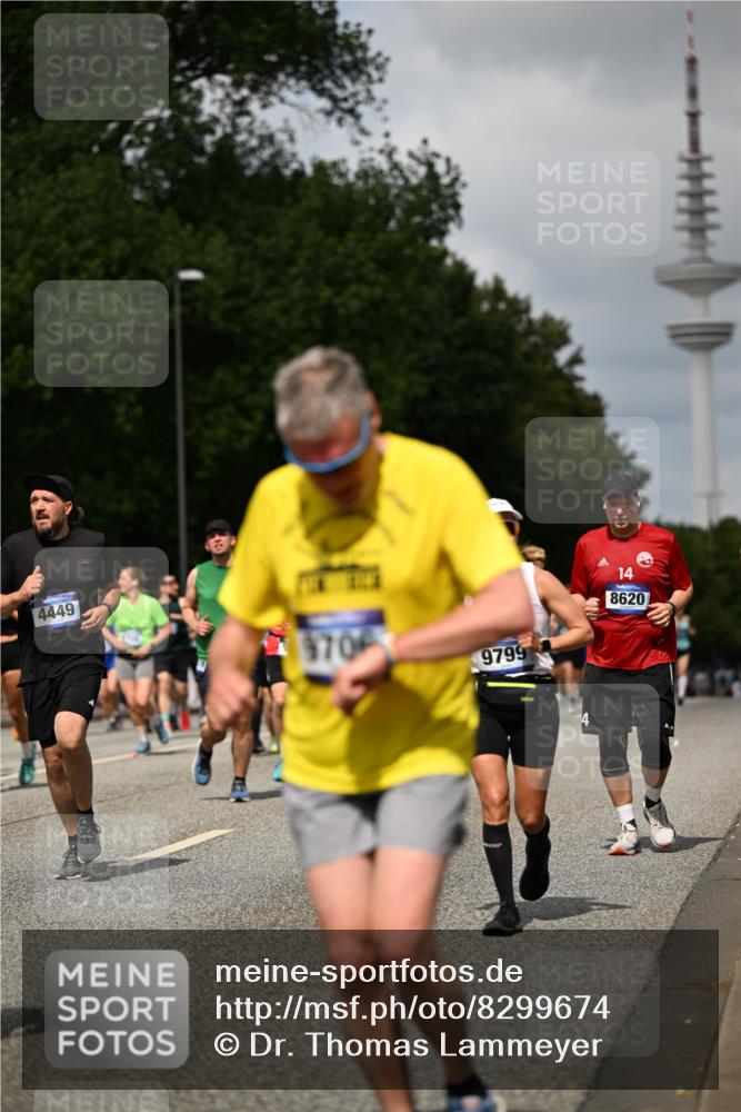 29.06.2025 - hella hamburg halbmarathon Dr. Thomas Lammeyer http://msf.ph/oto/8299674 29.06.2025 10:37:51 Kennedybrücke 1189, 1275, 1896, 2342, 2526, 2776, 3264, 3340, 3345, 3812, 3848, 4361, 4433, 4449, 4807, 5075, 5141, 5557, 5561, 5584, 5821, 5822, 5887, 6364, 6515, 6516, 6956, 6999, 7027, 7308, 7309, 7633, 7653, 7982, 8157, 8349, 8375, 8377, 8383, 8401, 8620, 8891, 9234, 9258, 9438, 9591, 9706, 9799, 9995, 10048, 10800, 11092, 11111, 11229, 11237, 11260 meine-sportfotos.de