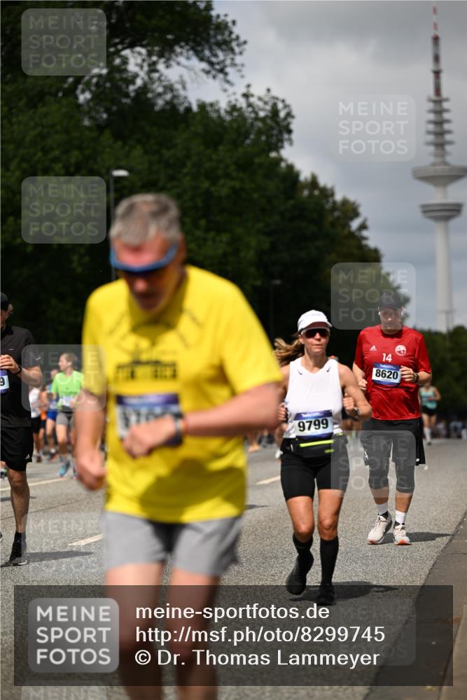 29.06.2025 - hella hamburg halbmarathon Dr. Thomas Lammeyer http://msf.ph/oto/8299745 29.06.2025 10:37:51 Kennedybrücke 1189, 1275, 1896, 2342, 2526, 2776, 3264, 3340, 3345, 3812, 3848, 4361, 4433, 4449, 4807, 5075, 5141, 5557, 5561, 5584, 5821, 5822, 5887, 6364, 6515, 6516, 6956, 6999, 7027, 7308, 7309, 7633, 7653, 7982, 8157, 8349, 8375, 8377, 8383, 8401, 8620, 8891, 9234, 9258, 9438, 9591, 9706, 9799, 9995, 10048, 10800, 11092, 11111, 11229, 11237, 11260 meine-sportfotos.de