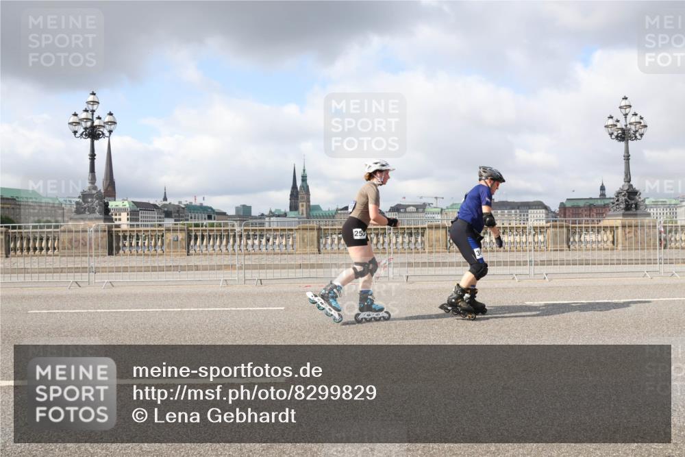 29.06.2025 - hella hamburg halbmarathon Lena Gebhardt http://msf.ph/oto/8299829 29.06.2025 09:06:20 Lombardsbrücke  meine-sportfotos.de