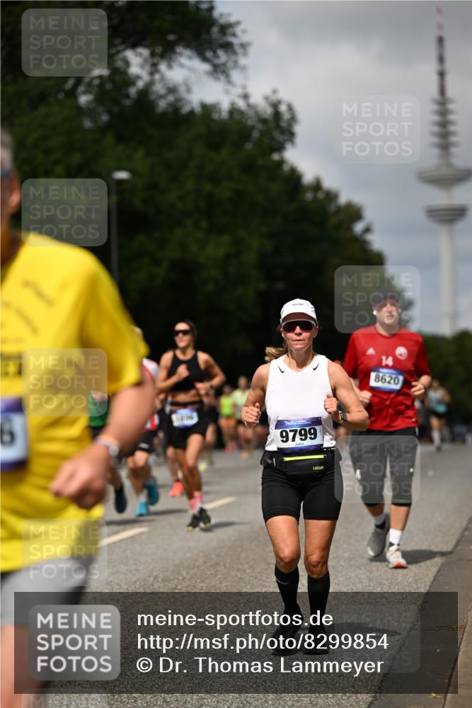 29.06.2025 - hella hamburg halbmarathon Dr. Thomas Lammeyer http://msf.ph/oto/8299854 29.06.2025 10:37:52 Kennedybrücke 1189, 1275, 1896, 2342, 2526, 2776, 3264, 3340, 3345, 3812, 3848, 4361, 4433, 4449, 4807, 4826, 5075, 5141, 5557, 5561, 5584, 5821, 5822, 5887, 6364, 6515, 6516, 6956, 7027, 7308, 7309, 7633, 7653, 7982, 8157, 8349, 8375, 8377, 8383, 8401, 8620, 9234, 9258, 9438, 9706, 9799, 9995, 10048, 10800, 11092, 11111, 11229, 11237, 11260 meine-sportfotos.de
