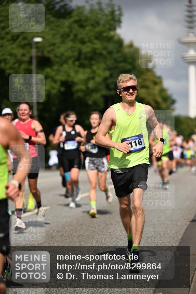 29.06.2025 - hella hamburg halbmarathon Dr. Thomas Lammeyer http://msf.ph/oto/8299864 29.06.2025 09:54:01 Kennedybrücke 1209, 1358, 1675, 1688, 1697, 1882, 2568, 2675, 2826, 3332, 3626, 4205, 4229, 4380, 4398, 4823, 5409, 5508, 5745, 6458, 6529, 6649, 6686, 6687, 7026, 8450, 8958, 9017, 9116, 9302, 9365, 10218, 10783, 10922, 11281, 11305, 11379 meine-sportfotos.de