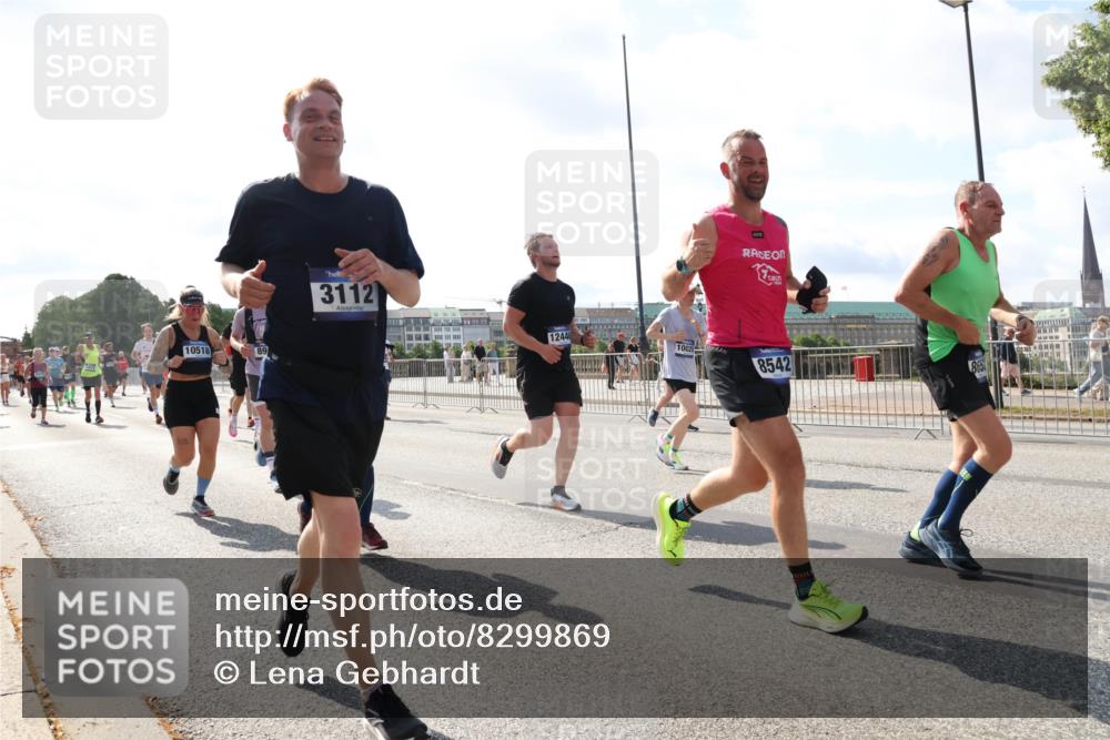 29.06.2025 - hella hamburg halbmarathon Lena Gebhardt http://msf.ph/oto/8299869 29.06.2025 09:59:30 Lombardsbrücke 10518, 89, 3112, 12446, 8542, 865, 1319, 1334, 1366, 1506, 1595, 1642, 1955, 1972, 2282, 2391, 2432, 2630, 2741, 2911, 3112, 3279, 3668, 3715, 4426, 4467, 4837, 4839, 5299, 5391, 5420, 5457, 5458, 5465, 5492, 5866, 6390, 6399, 6414, 6415, 6416, 7033, 7037, 7129, 7130, 7232, 7395, 7833, 7864, 8330, 8509, 8520, 8542, 8652, 8772, 8846, 8929, 9142, 9488, 9884, 9903, 9907, 9922, 9984, 10020, 10031, 10266, 11039, 11568, 11844 meine-sportfotos.de