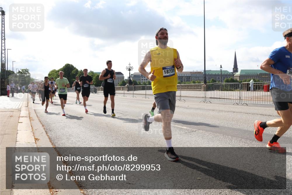 29.06.2025 - hella hamburg halbmarathon Lena Gebhardt http://msf.ph/oto/8299953 29.06.2025 09:47:00 Lombardsbrücke 13771, 16425, 14385, 18731, 30, 1053, 1396, 1407, 1411, 1577, 1889, 1959, 2243, 2563, 2836, 3005, 3790, 3935, 4477, 4740, 4944, 5048, 5152, 5193, 5660, 6032, 6305, 6683, 7080, 7466, 7622, 7628, 7831, 7867, 8312, 8323, 9376, 9508, 9519, 10477, 10771, 10927, 11055, 11304, 11370, 11661, 11898, 12204, 12447, 12899, 13148, 13199, 13493, 13494, 13729, 13771, 13961, 13972, 13991, 14069, 14310, 14385, 15902, 16811, 16957 meine-sportfotos.de