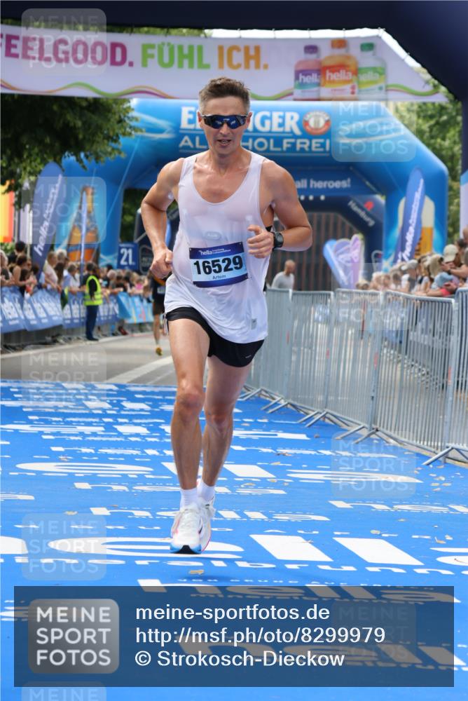 29.06.2025 - hella hamburg halbmarathon Strokosch-Dieckow http://msf.ph/oto/8299979 29.06.2025 10:16:59 Ziel 4116, 16529 meine-sportfotos.de