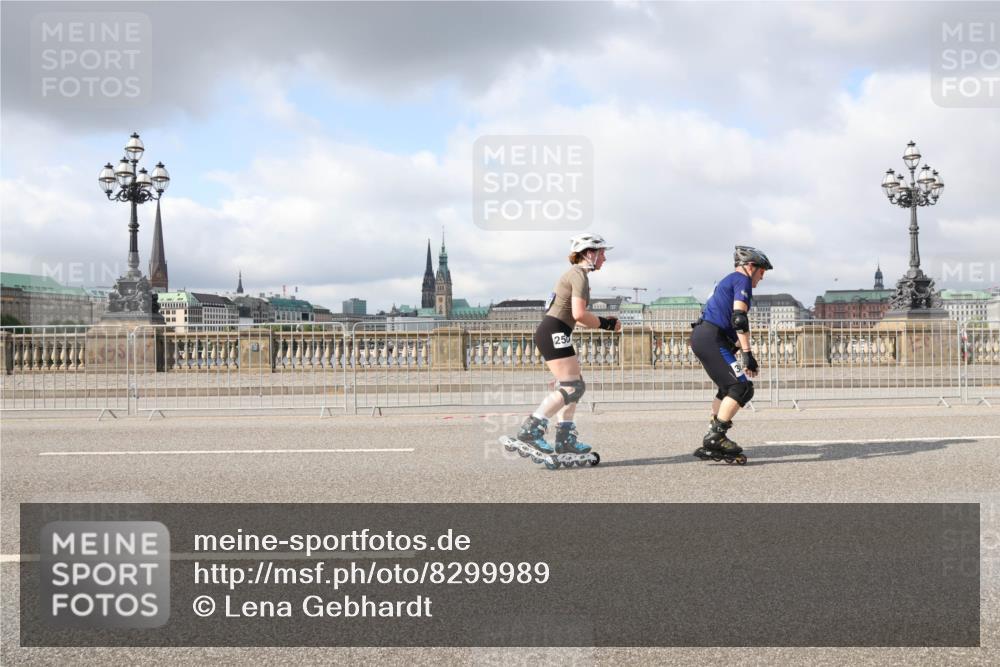 29.06.2025 - hella hamburg halbmarathon Lena Gebhardt http://msf.ph/oto/8299989 29.06.2025 09:06:20 Lombardsbrücke  meine-sportfotos.de
