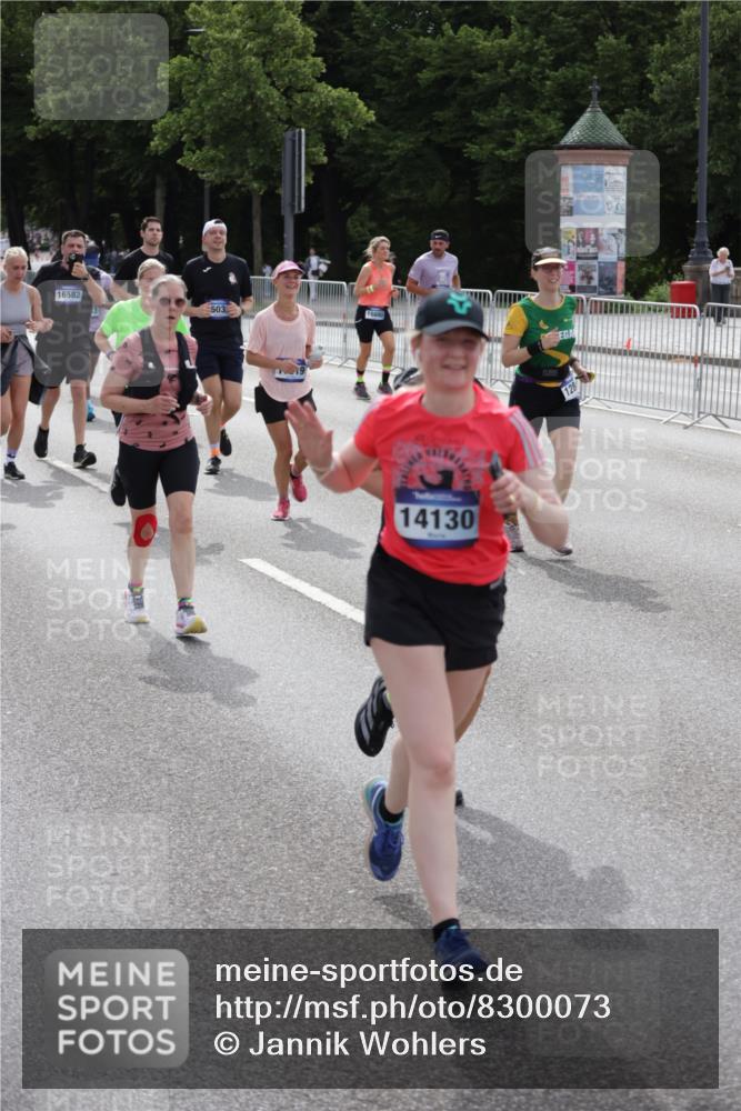29.06.2025 - hella hamburg halbmarathon Jannik Wohlers http://msf.ph/oto/8300073 29.06.2025 10:37:07 Lombardsbrücke 1276, 1337, 1819, 2016, 2199, 2486, 2640, 3633, 5146, 5171, 5186, 5790, 5875, 6821, 6955, 7085, 7124, 7235, 7544, 7777, 7823, 8843, 9524, 10476, 10506, 10798, 10919, 11183, 11801, 11888, 12123, 12472, 12762, 12824, 12935, 13077, 14130, 14282, 14657, 15084, 16032, 16303, 16582, 16680, 16706, 16831, 16837, 17305, 17307, 17355, 17798, 17965, 18903 meine-sportfotos.de