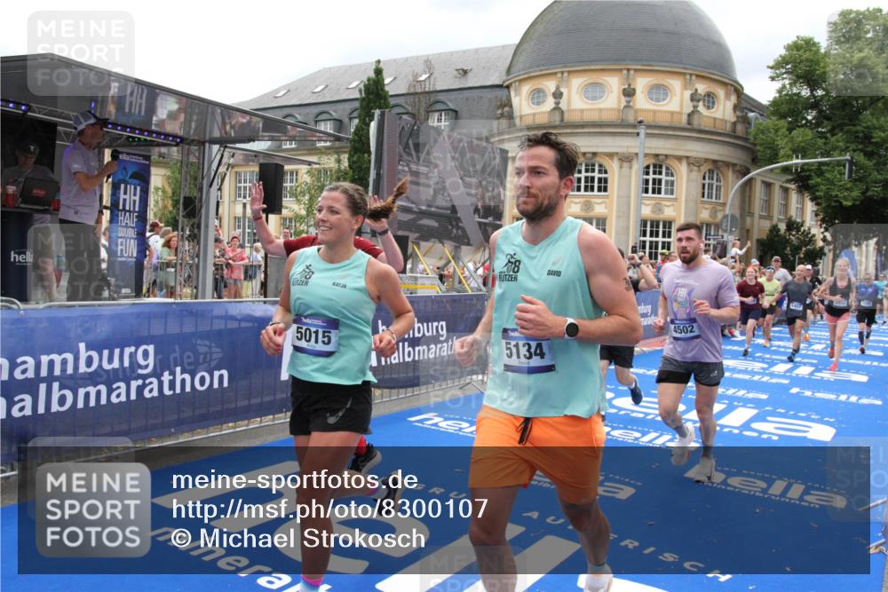 29.06.2025 - hella hamburg halbmarathon Michael Strokosch http://msf.ph/oto/8300107 29.06.2025 10:57:38 Ziel 1239, 2236, 2606, 2652, 4502, 5015, 5134, 5457, 5458, 5728, 13245, 14571, 14951, 15220, 17769, 17814 meine-sportfotos.de