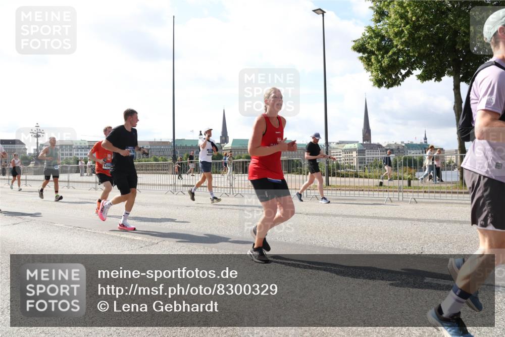 29.06.2025 - hella hamburg halbmarathon Lena Gebhardt http://msf.ph/oto/8300329 29.06.2025 09:59:32 Lombardsbrücke 1494, 679, 1319, 1334, 1366, 1506, 1595, 1642, 1955, 2282, 2391, 2432, 2630, 2741, 2911, 3112, 3279, 3668, 3715, 4426, 4467, 4837, 4839, 5277, 5299, 5391, 5420, 5457, 5458, 5465, 5492, 5866, 6390, 6399, 6414, 6415, 6416, 7033, 7037, 7129, 7130, 7395, 7833, 7864, 8330, 8509, 8520, 8542, 8652, 8772, 8846, 8929, 9142, 9488, 9884, 9903, 9907, 9922, 9984, 10020, 10031, 10266, 11039, 11568, 11844 meine-sportfotos.de