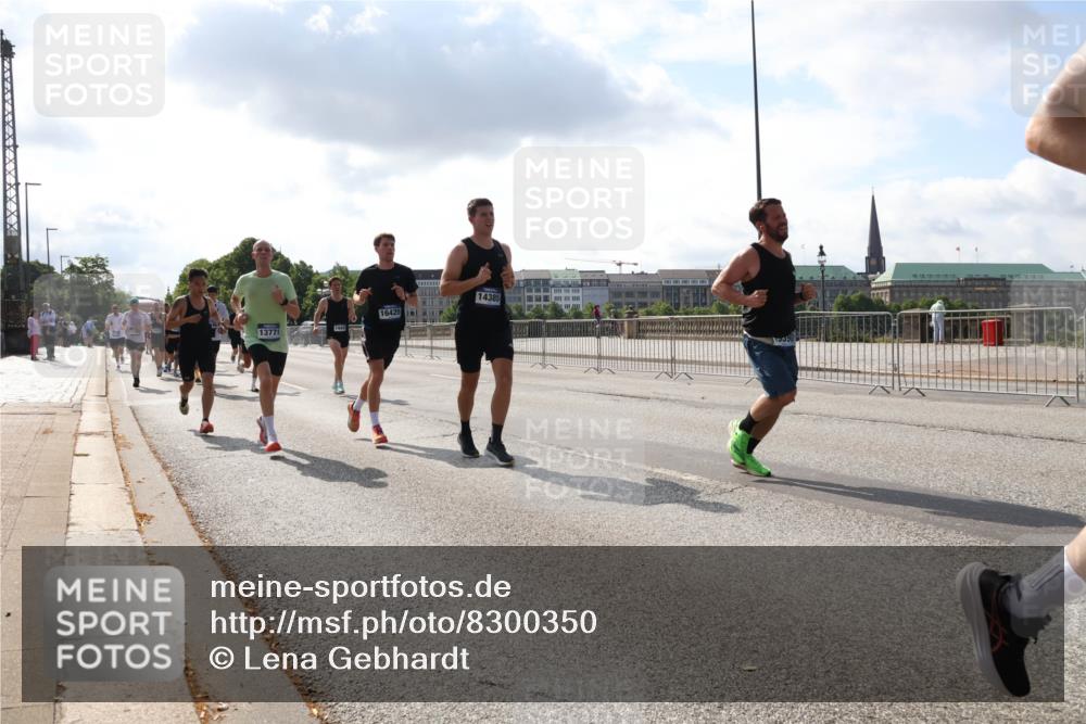 29.06.2025 - hella hamburg halbmarathon Lena Gebhardt http://msf.ph/oto/8300350 29.06.2025 09:47:01 Lombardsbrücke 13771, 16425, 14385, 88, 88, 8, 1053, 1396, 1407, 1411, 1577, 1889, 1959, 2243, 2563, 2836, 3005, 3790, 3935, 4740, 4944, 5048, 5152, 5193, 5660, 6032, 6305, 6683, 6915, 7080, 7466, 7622, 7628, 7831, 7867, 8312, 8323, 9376, 9508, 9519, 10477, 10771, 10927, 11055, 11304, 11370, 11661, 11898, 12204, 12447, 12899, 13148, 13199, 13493, 13494, 13729, 13771, 13972, 13991, 14069, 14310, 14385, 15902, 16811, 16957 meine-sportfotos.de