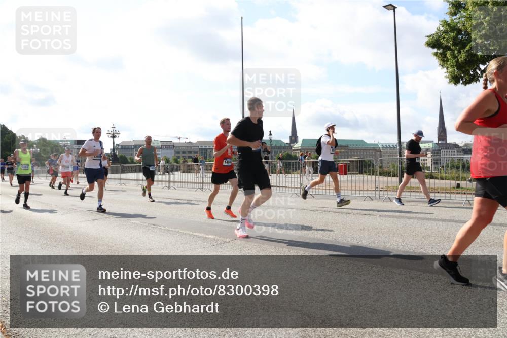 29.06.2025 - hella hamburg halbmarathon Lena Gebhardt http://msf.ph/oto/8300398 29.06.2025 09:59:33 Lombardsbrücke 6415, 12909, 1494, 1319, 1334, 1366, 1506, 1595, 1642, 1955, 2282, 2391, 2432, 2630, 2741, 2911, 3112, 3279, 3668, 3715, 4426, 4467, 4837, 4839, 5015, 5134, 5277, 5299, 5420, 5457, 5458, 5465, 5492, 5866, 6390, 6399, 6414, 6415, 6416, 7033, 7037, 7129, 7130, 7395, 7833, 7864, 8330, 8509, 8520, 8542, 8652, 8772, 8846, 8929, 9142, 9488, 9884, 9903, 9907, 9922, 9984, 10020, 10031, 10266, 11039, 11568, 11844 meine-sportfotos.de