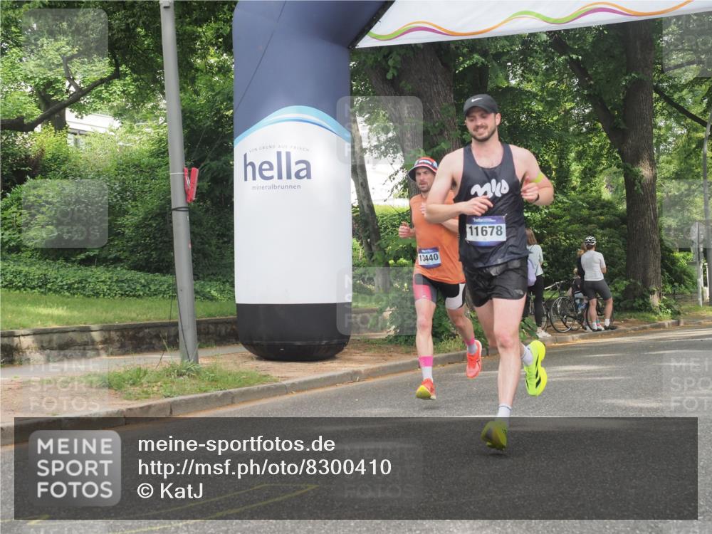 29.06.2025 - hella hamburg halbmarathon KatJ http://msf.ph/oto/8300410 29.06.2025 10:14:01 Zwischen KM18-KM19 7963 meine-sportfotos.de