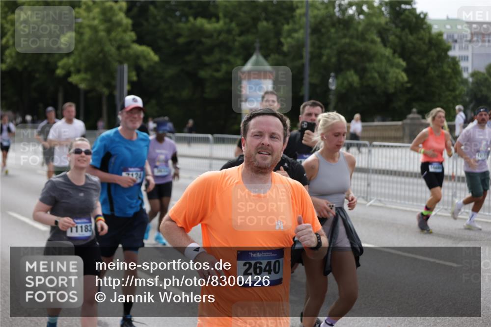 29.06.2025 - hella hamburg halbmarathon Jannik Wohlers http://msf.ph/oto/8300426 29.06.2025 10:37:10 Lombardsbrücke 1337, 2199, 2486, 2640, 2853, 3230, 3633, 5171, 5186, 5790, 5875, 6243, 6821, 6955, 7085, 7124, 7350, 7544, 7777, 8843, 9524, 10476, 10506, 10798, 10919, 11183, 11801, 11888, 12123, 12242, 12254, 12472, 12762, 12824, 12935, 14130, 14282, 14657, 16032, 16303, 16582, 16680, 16706, 16837, 17305, 17307, 17355, 17793, 17798, 17965, 18903 meine-sportfotos.de