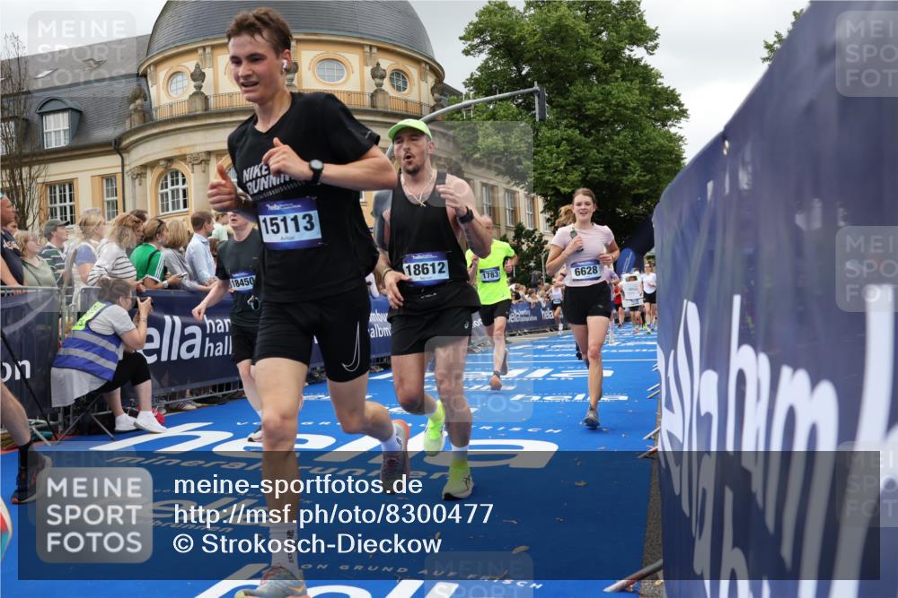29.06.2025 - hella hamburg halbmarathon Strokosch-Dieckow http://msf.ph/oto/8300477 29.06.2025 10:53:35 Ziel 1030, 1061, 1098, 1499, 1502, 1783, 2058, 2070, 2082, 2630, 3399, 3819, 5399, 5866, 6628, 6762, 10549, 10895, 11068, 11588, 11589, 11604, 12632, 12909, 13865, 14702, 15061, 15113, 15441, 15497, 15856, 16092, 17482, 17710, 18143, 18450, 18514, 18612, 18666, 18715 meine-sportfotos.de